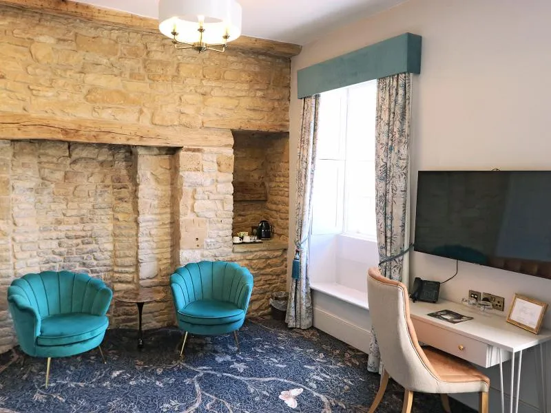 Deluxe Double Room @ Haycock Manor Hotel