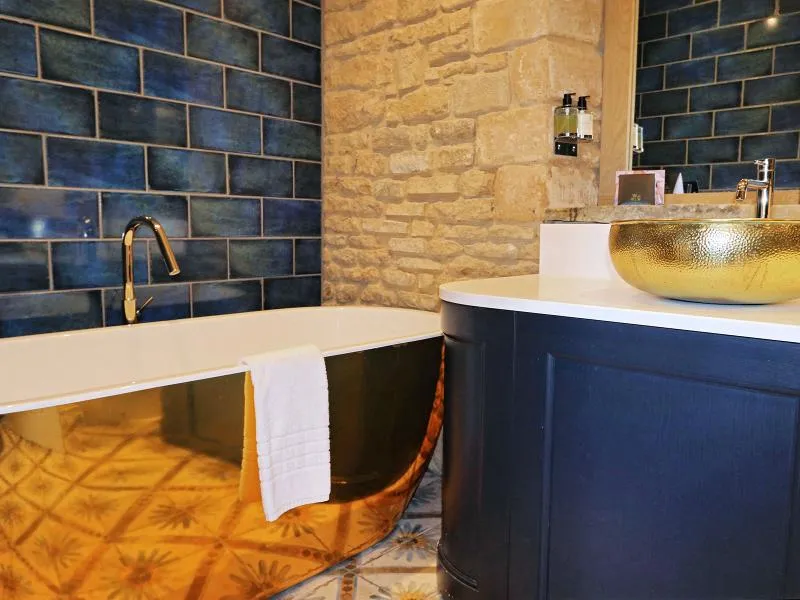 Evelyn Allday Junior Suite @ Haycock Manor Hotel