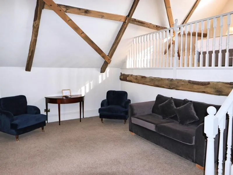 Cavendish Suite @ Haycock Manor Hotel