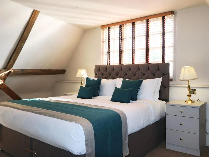 Cavendish Suite @ Haycock Manor Hotel