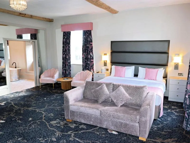 Nancy Cunard Suite @ Haycock Manor Hotel