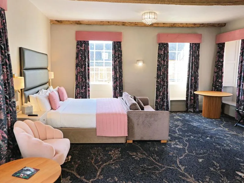 Nancy Cunard Suite @ Haycock Manor Hotel