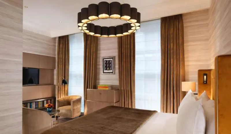 03 Executive King @ Flemings Mayfair