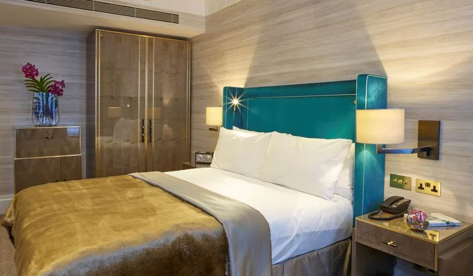 03 Executive King @ Flemings Mayfair