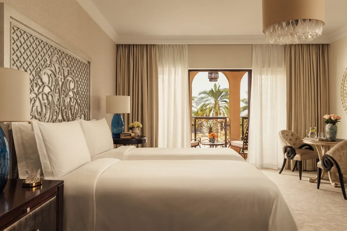 Arabian Court Deluxe Twin Room @ One  amp  Only Royal Mirage