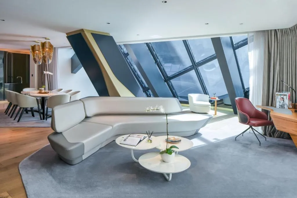 Beyond Me  Suite With Burj Khalifa View And Jacuzzi @ ME by Meli  Dubai