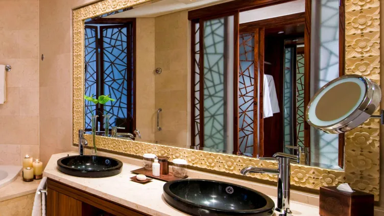 Raffles Club King @ Raffles Dubai