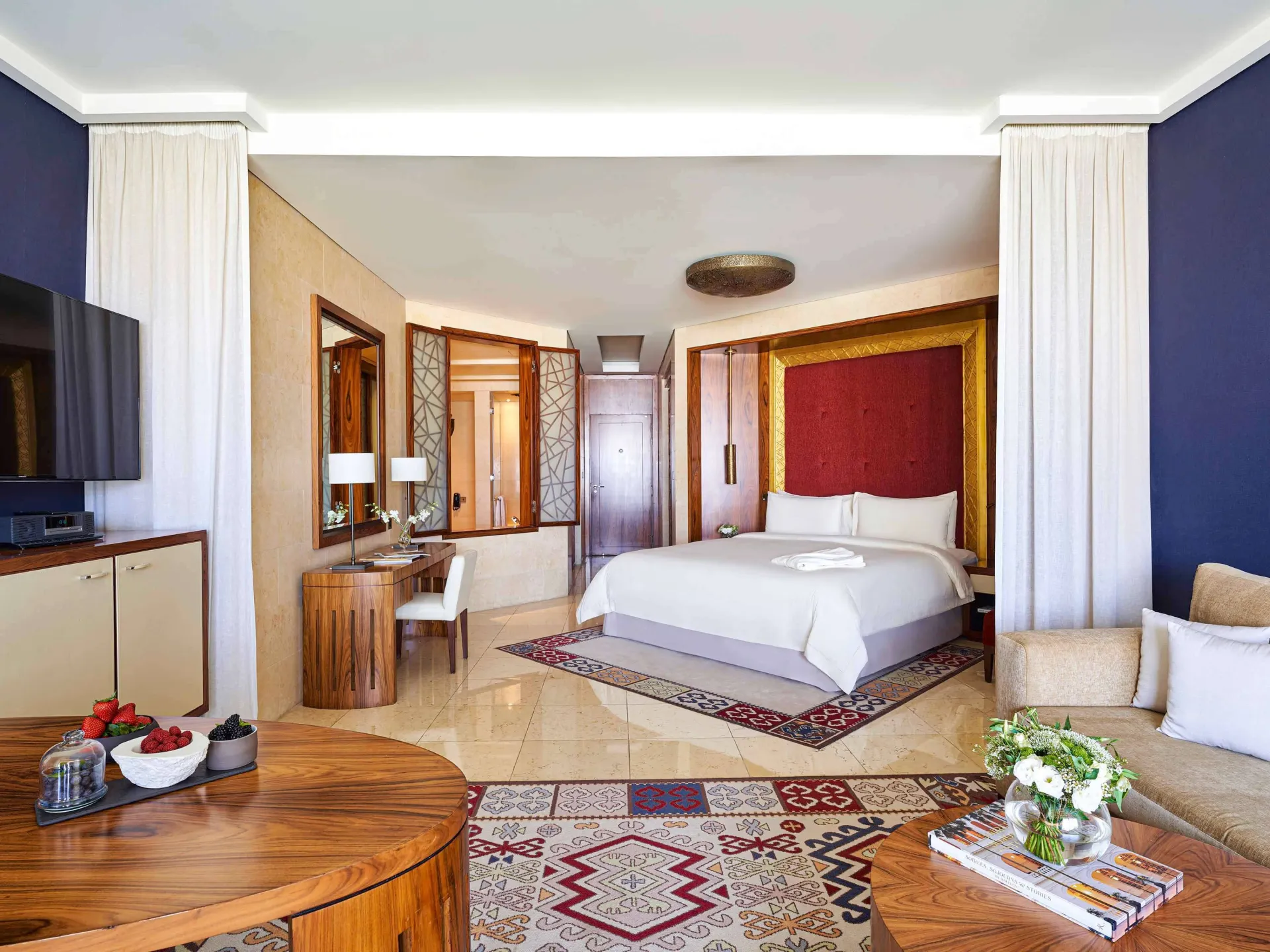 Raffles Club King @ Raffles Dubai