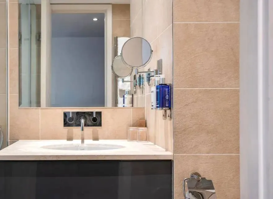 Dorsett Room @ Dorsett Shepherds Bush