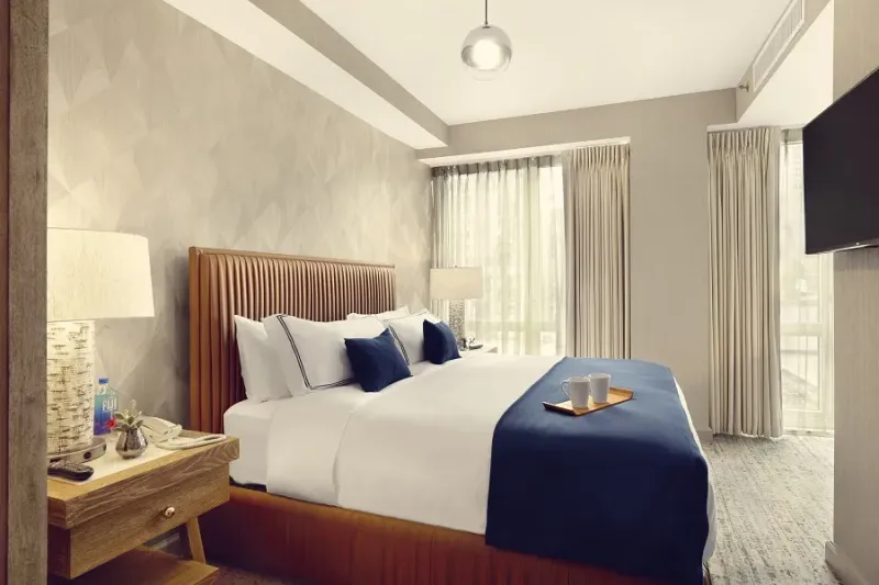 King @ Artezen Hotel