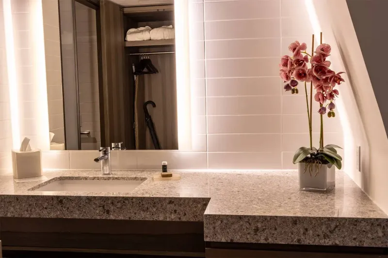 Superior Queen Room Balcony @ The Pearl Hotel