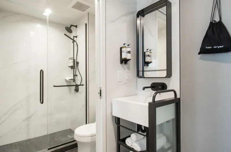 Superior City View   Olympic Queen Bed @ Pestana Park Avenue