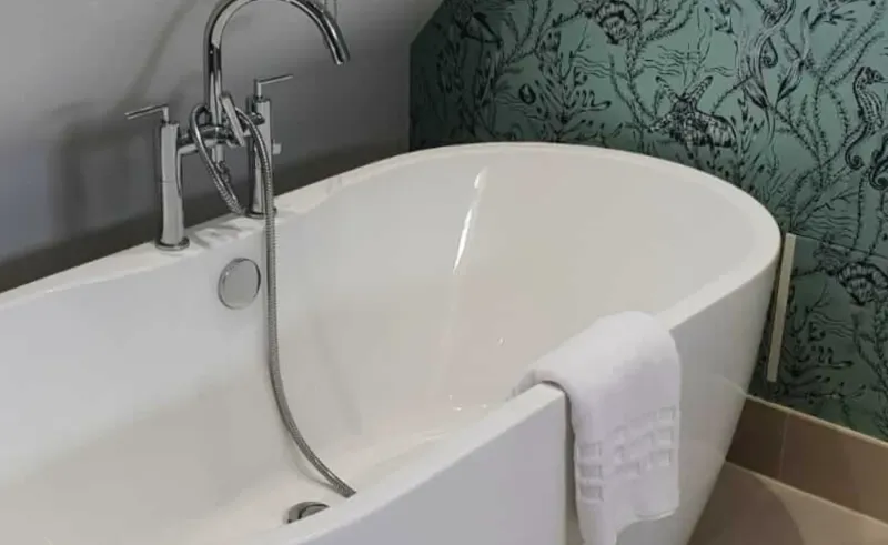 Splendid Attic Suite @ Barnett Hill Hotel