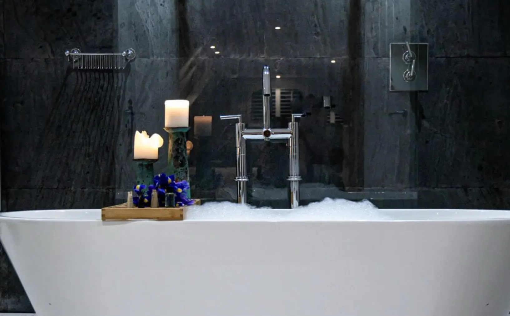 Master Suite 43 @ Barnett Hill Hotel