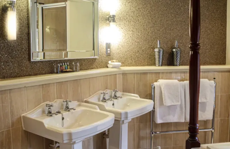 Leeds Suite @ Langshott Manor