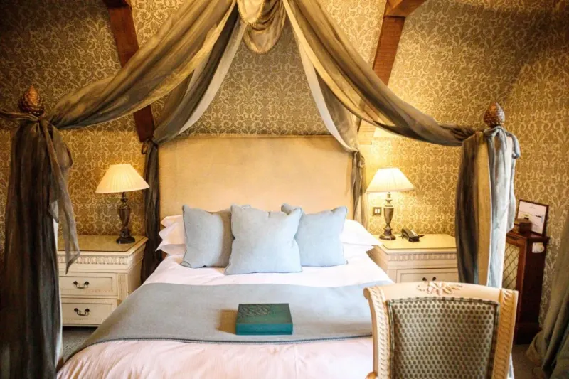 Anne Boleyn Suite @ Langshott Manor