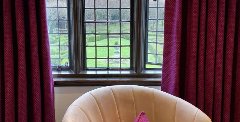 Cosy Double @ Langshott Manor