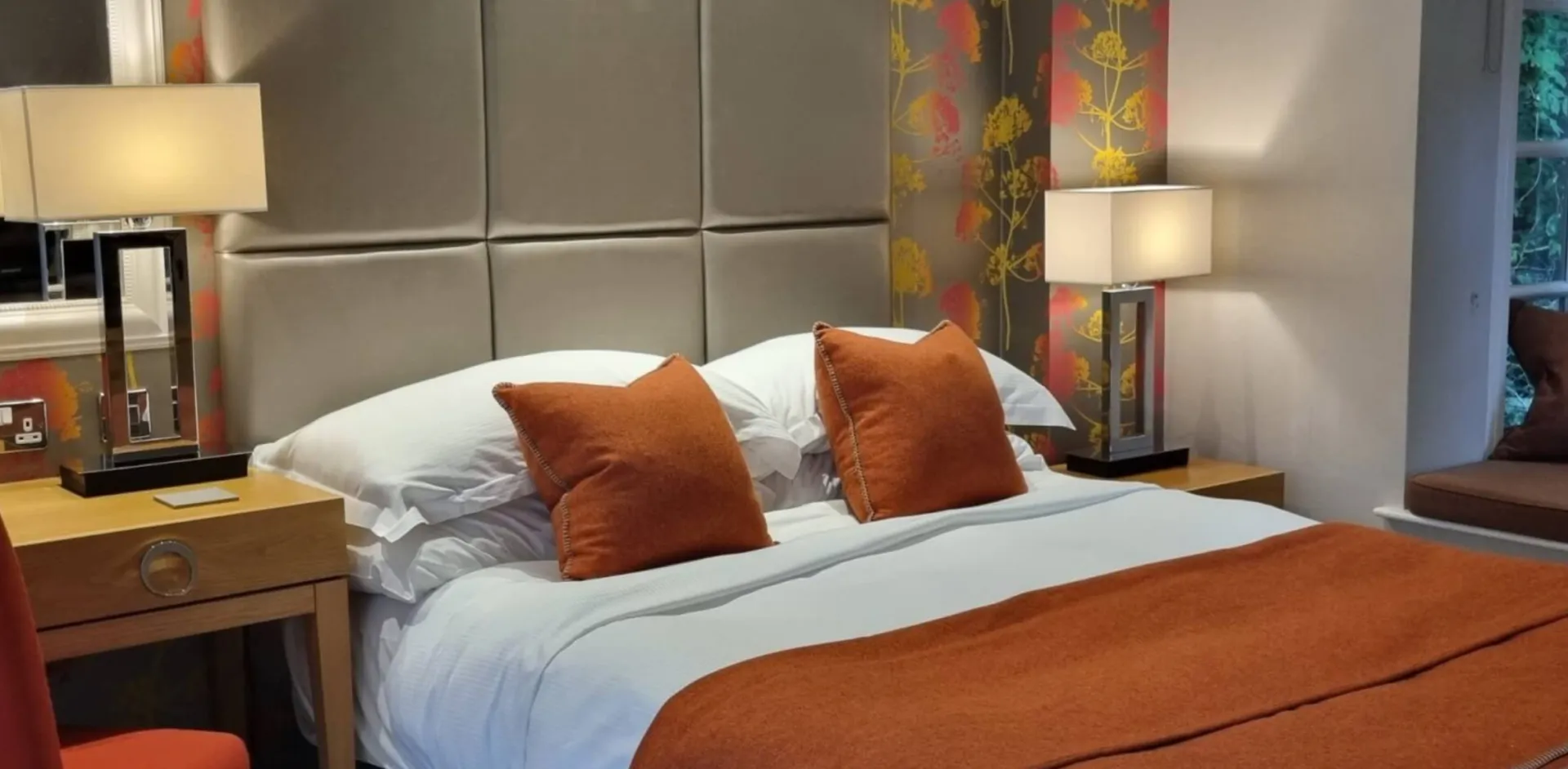 Cosy Double @ Langshott Manor