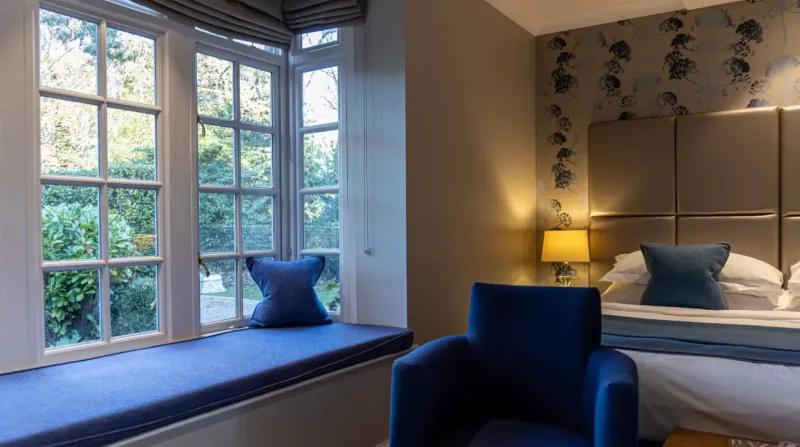 Luxury King @ Langshott Manor