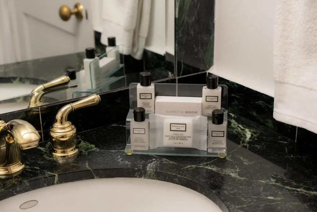 Suite Classic Queen Bed @ The Manhattan Club