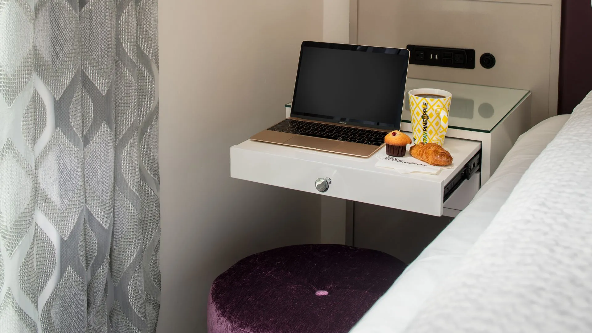 Fashionista King @ Staypineapple An Artful Hotel Midtown New York