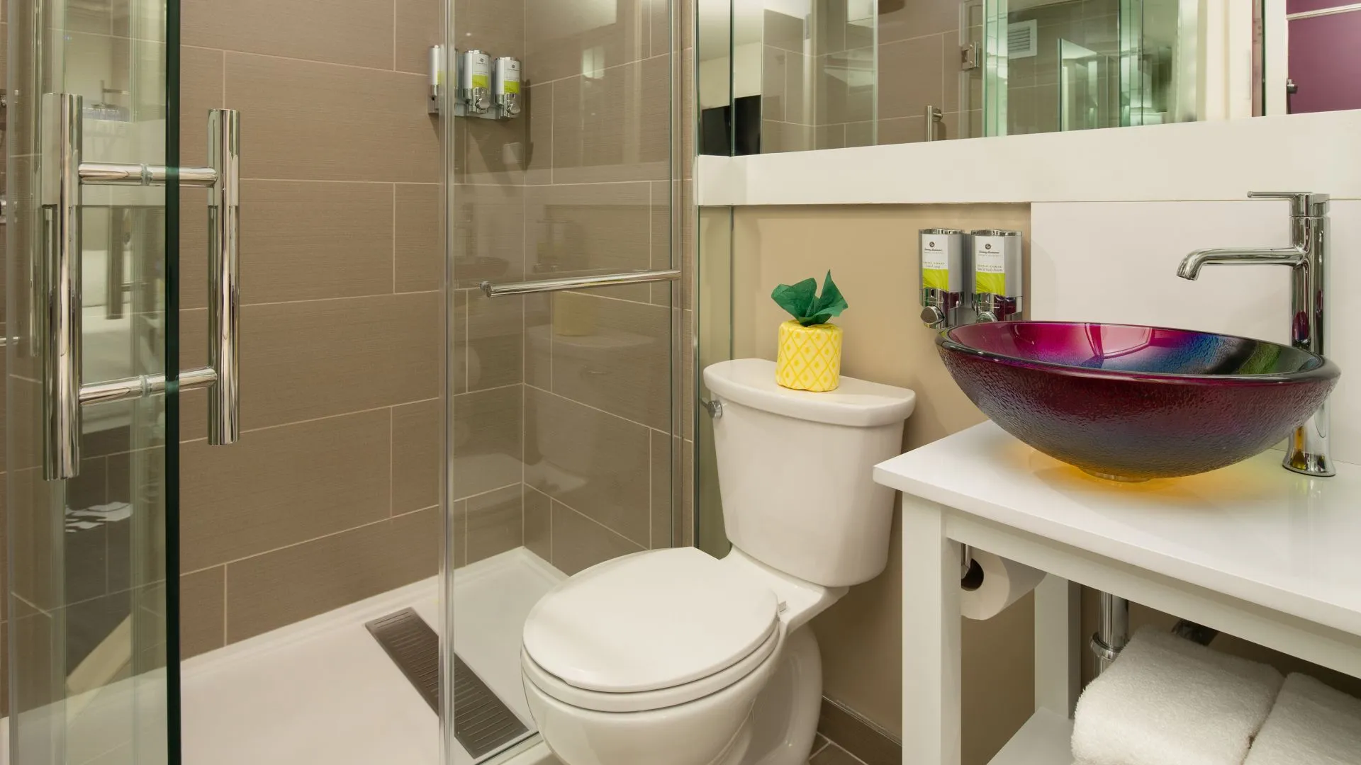 Glamour King Mobility Accessible W roll in Shower @ Staypineapple An Artful Hotel Midtown New York