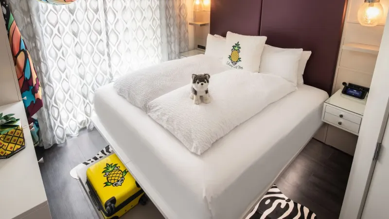 Fashionista King W communication Features @ Staypineapple An Artful Hotel Midtown New York