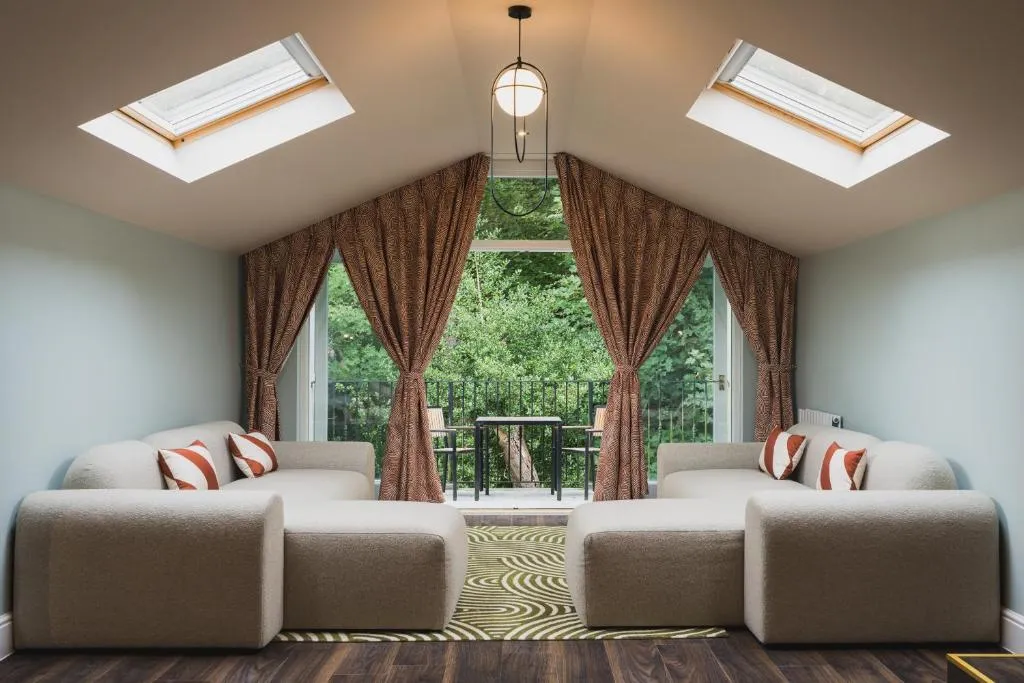 Deluxe King Suite @ Grange Hotel