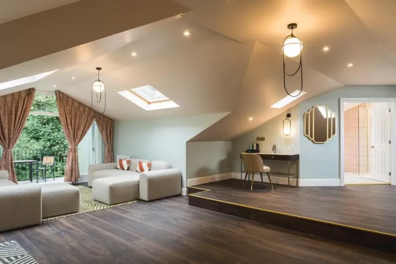 Deluxe King Suite @ Grange Hotel