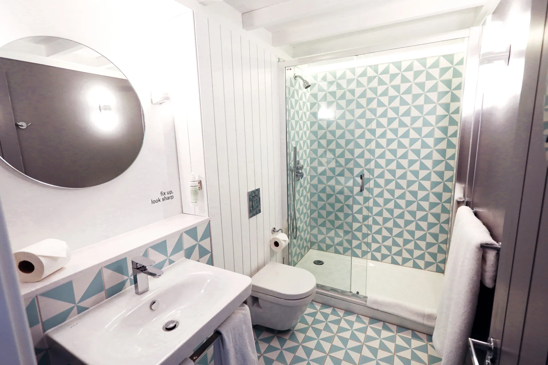 Master Loft   Deluxe @ room2 Southampton