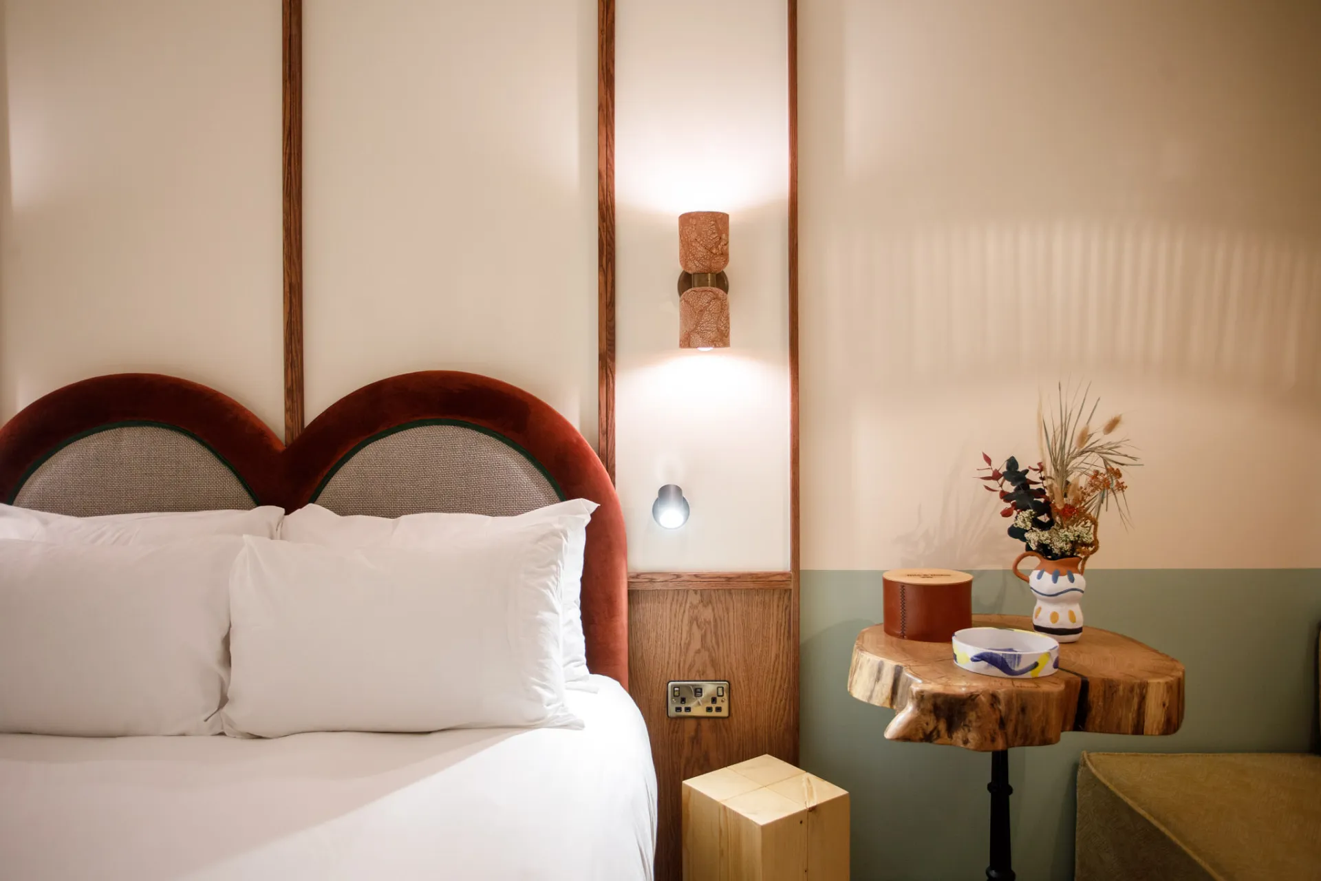 Bedroom   1 King Bed @ room2 Belfast