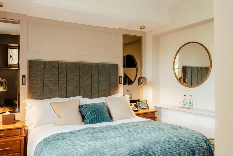 Comfy Room   1 King bed @ South Lodge Hotel