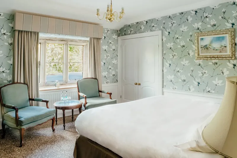 Comfy Room   1 King bed @ South Lodge Hotel