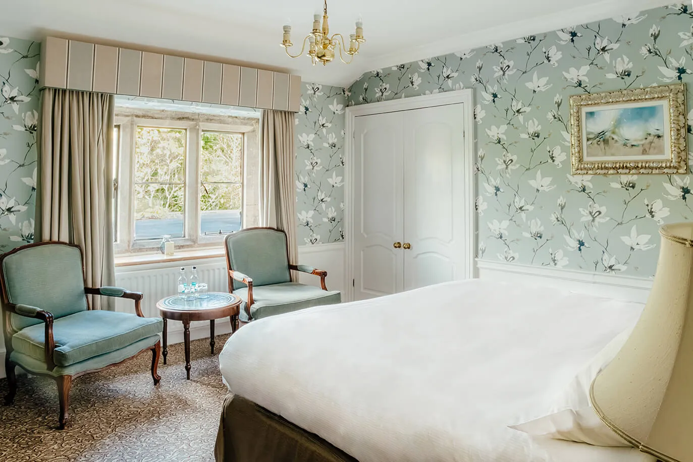 Comfy Room   1 King bed @ South Lodge Hotel