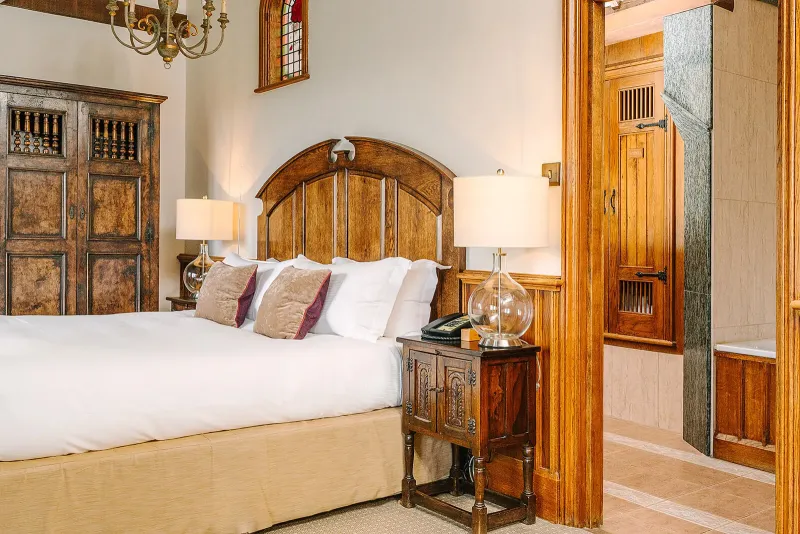 Comfy with View   1 King Bed @ South Lodge Hotel