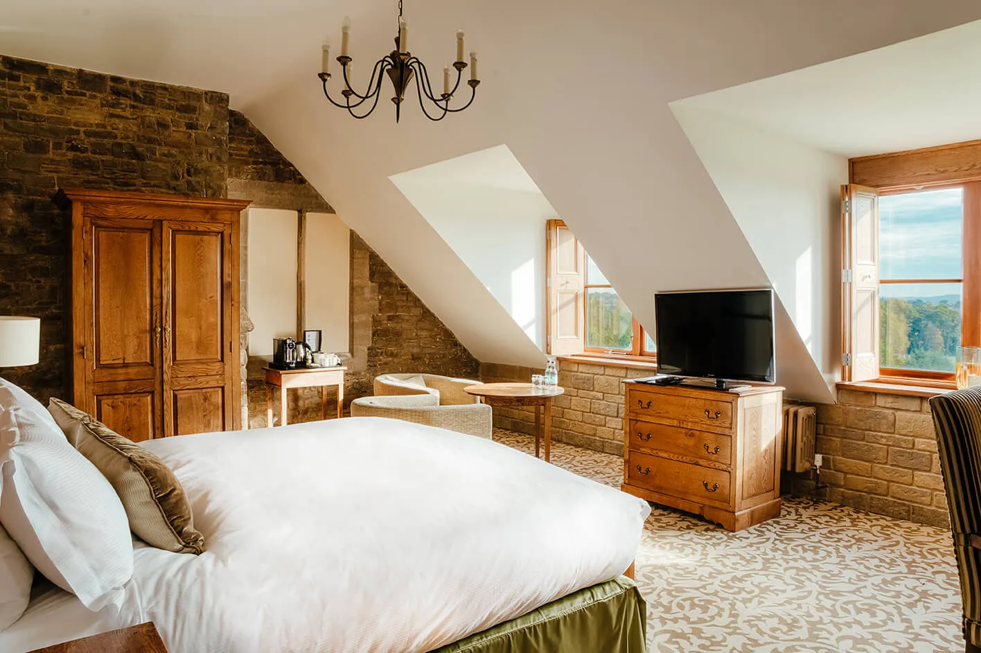 Comfy with View   1 King Bed @ South Lodge Hotel