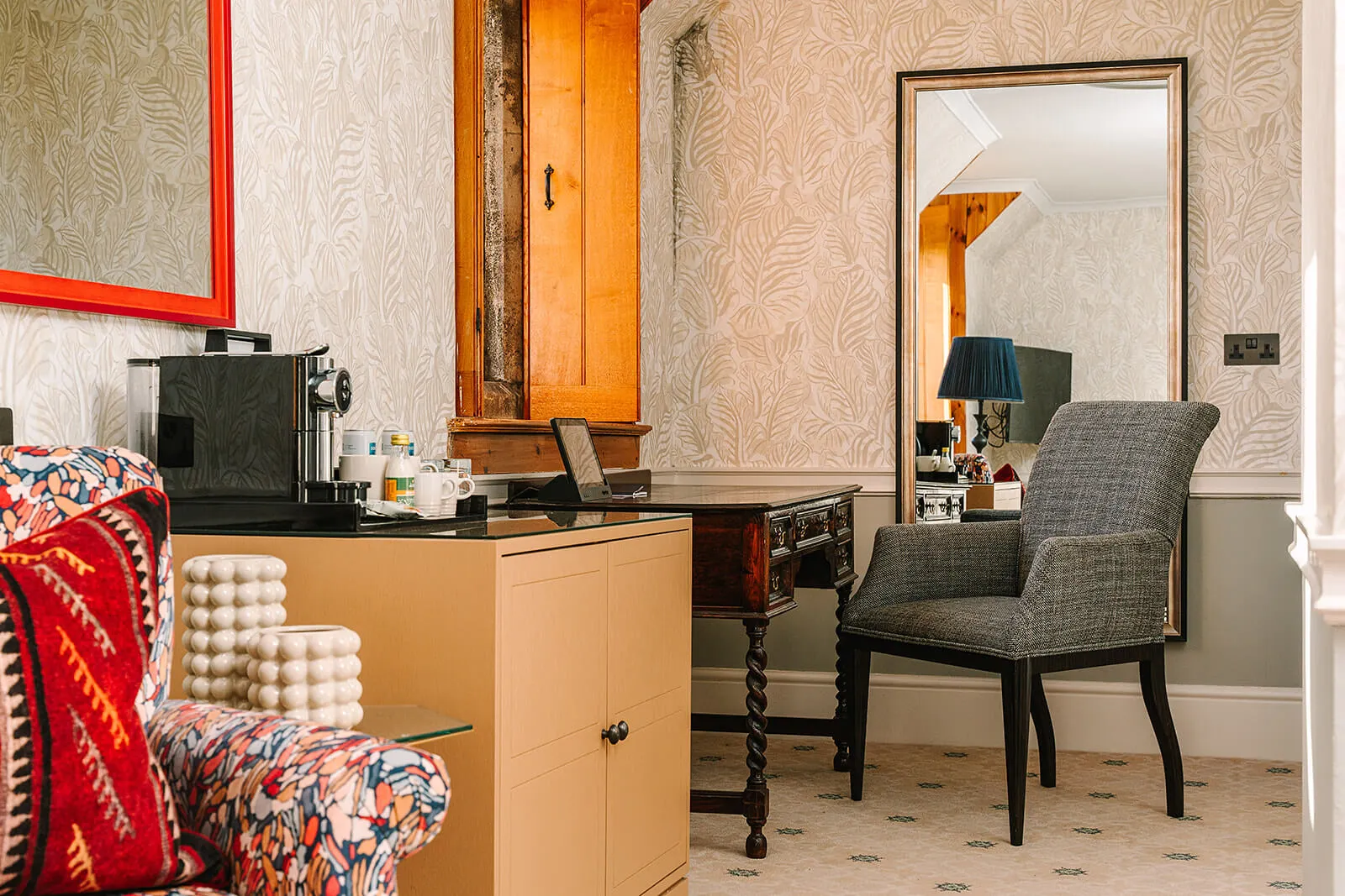 Comfy with View   1 King Bed @ South Lodge Hotel