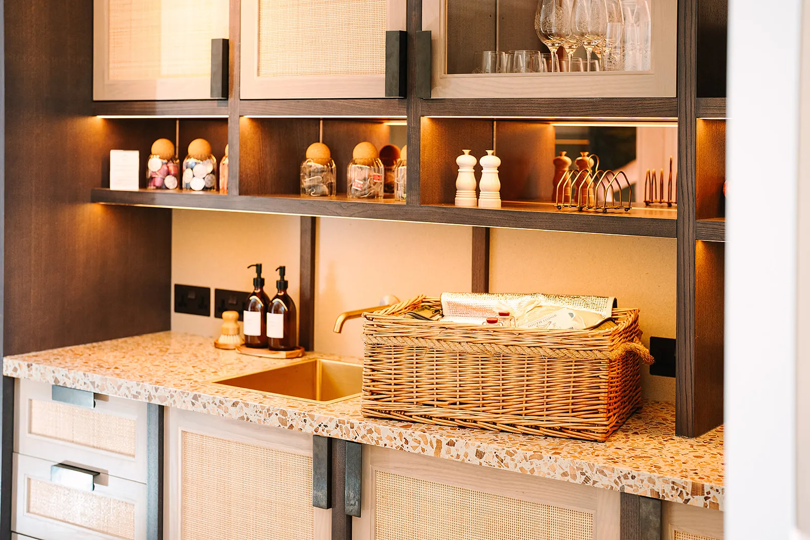 Lakeside Lodge   2 King Beds @ South Lodge Hotel