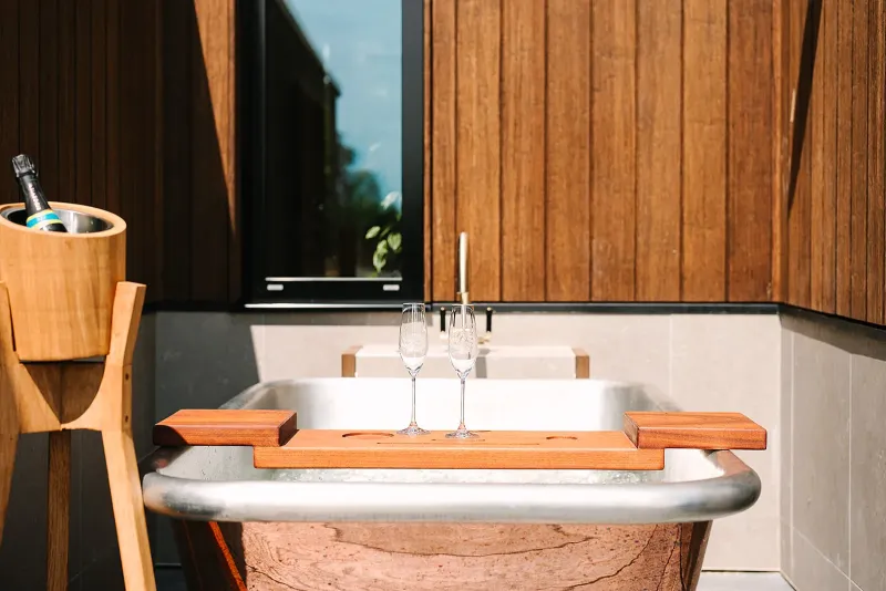 Lakeside Lodge   2 King Beds @ South Lodge Hotel