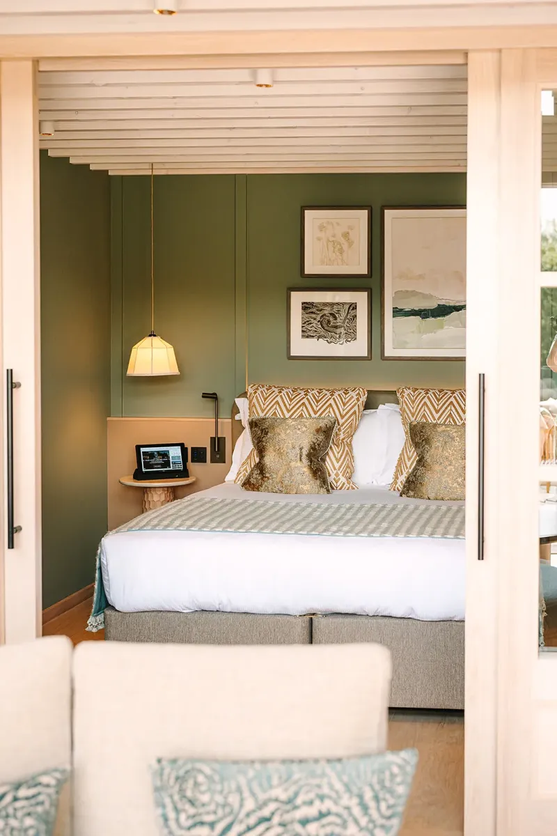 Lakeside Lodge   2 King Beds @ South Lodge Hotel