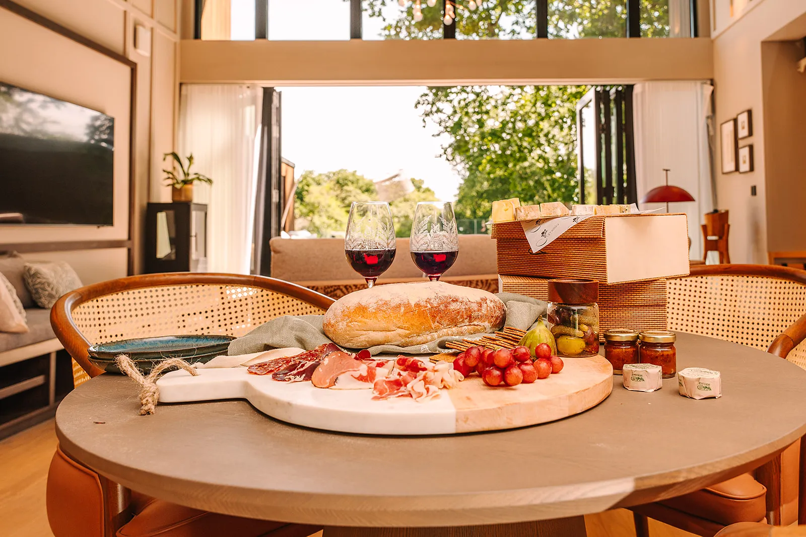 Spa Lodge   1 King Bed @ South Lodge Hotel