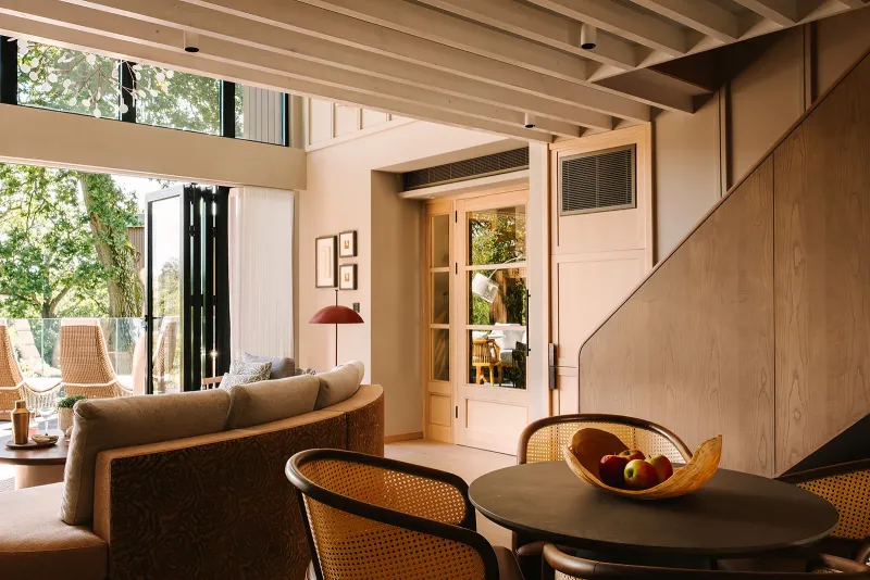 Spa Lodge   1 King Bed @ South Lodge Hotel