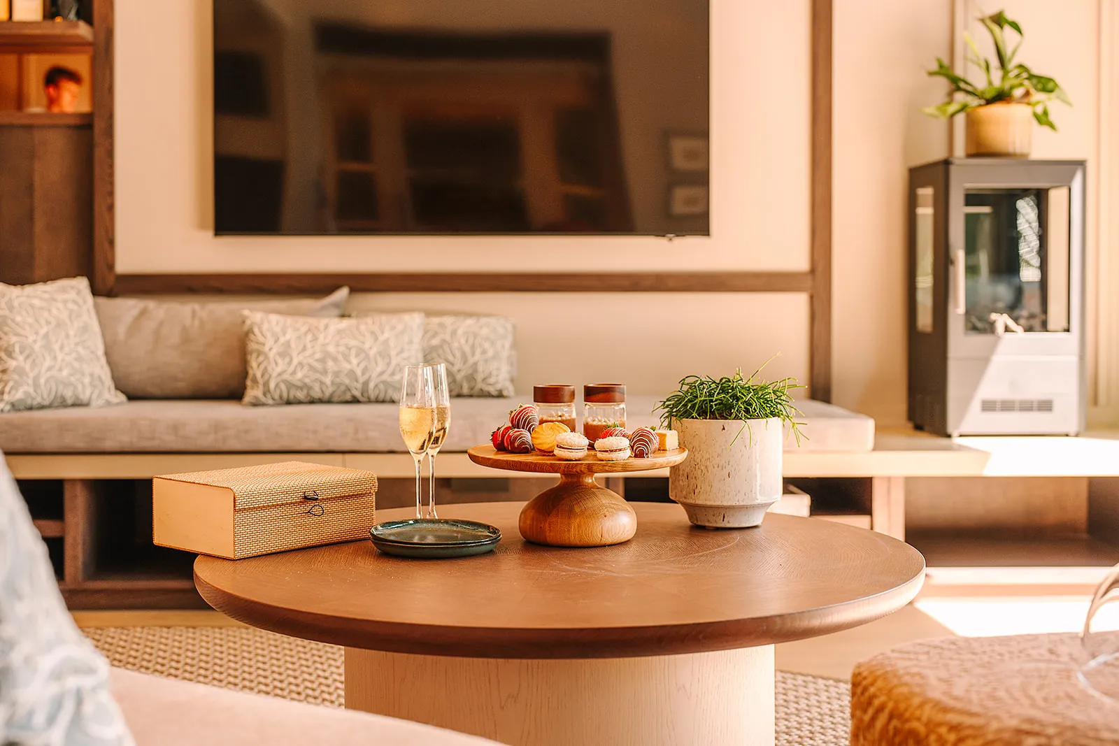 Spa Lodge   1 King Bed @ South Lodge Hotel