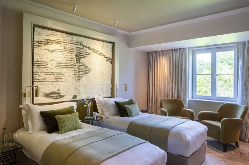 Superior Twin @ The Grove