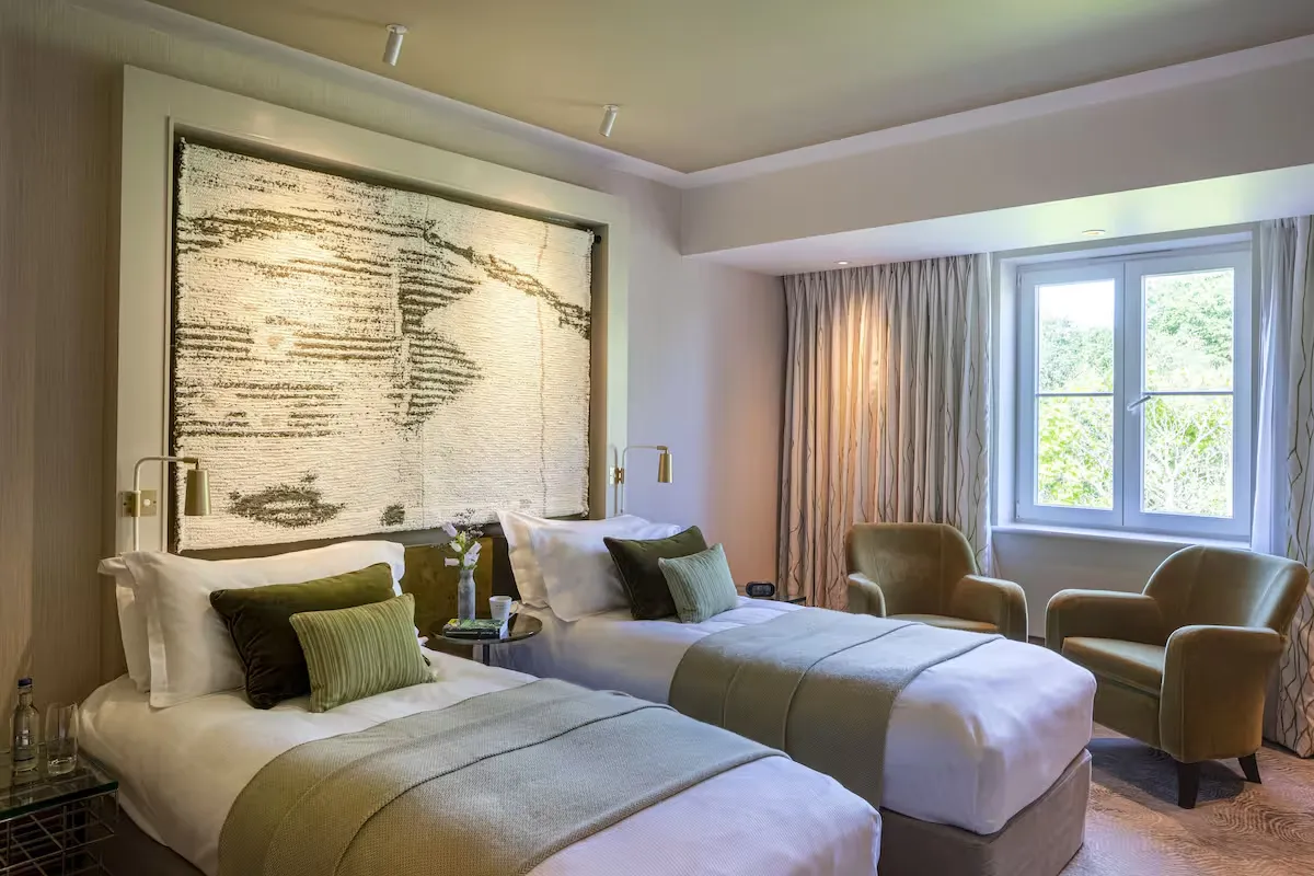 Superior Twin @ The Grove