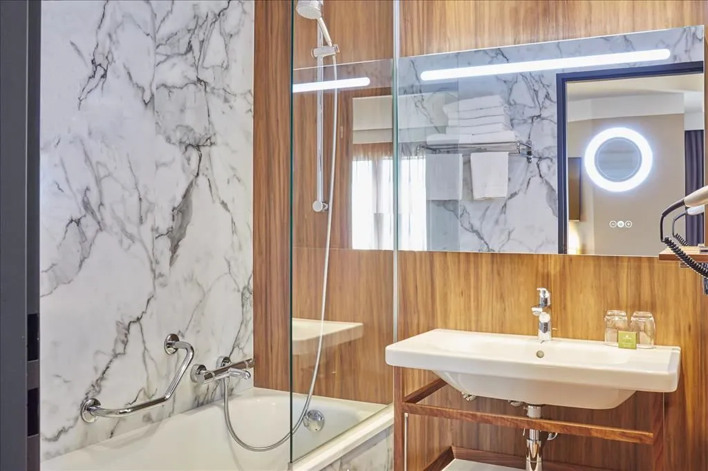 Quadruple Standard @ L Elysee Val D Europe