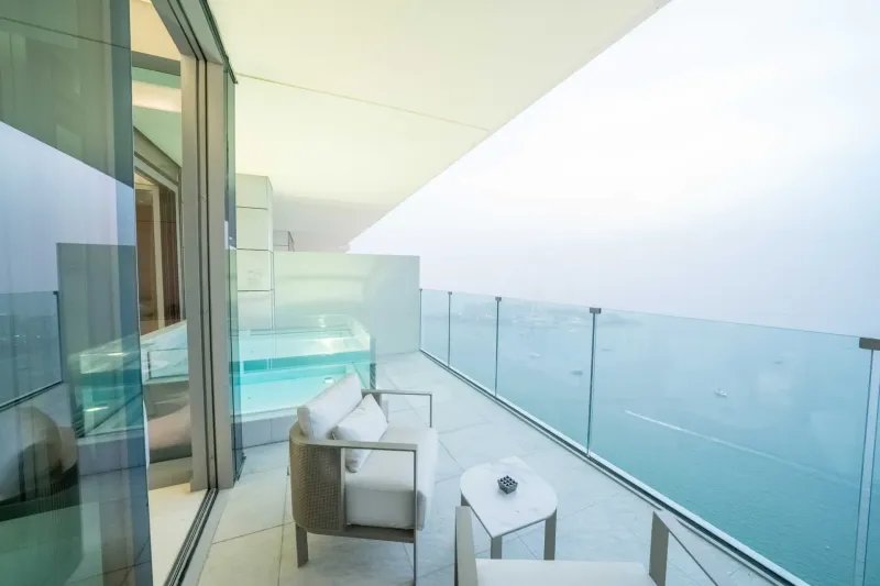 1 Bed Skyline Suite Pool @ FIVE LUXE JBR