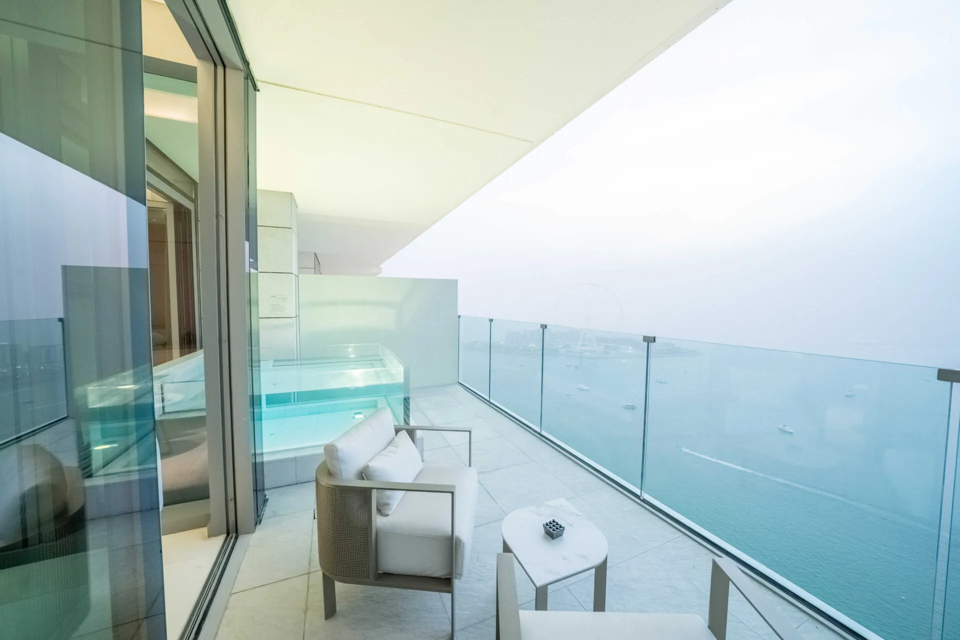 1 Bed Skyline Suite Pool @ Five Luxe Hotel