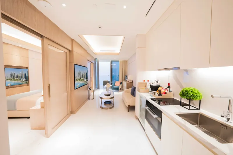 1 Bed Skyline Suite Pool @ FIVE LUXE JBR