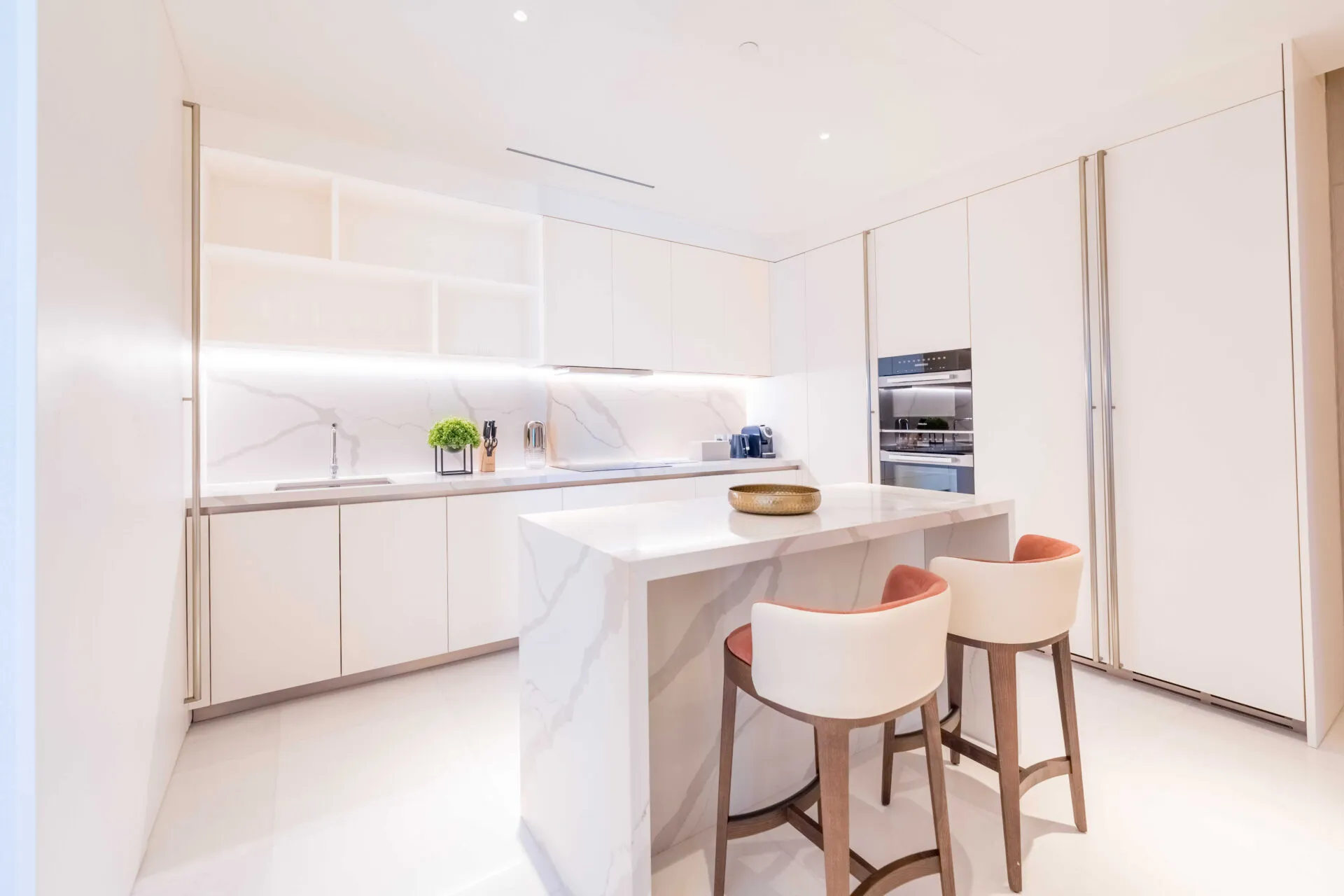 2 Bed Skyline Suite Pool @ Five Luxe Hotel